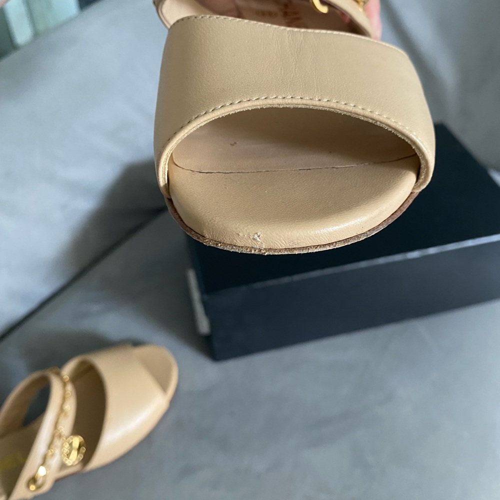 CHANEL 2018 Nude Chain-Link Sandals: Size 5/ IT 35 - Picture 3 of 5